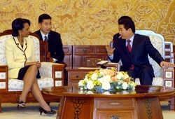 노무현 대통령(오른쪽)과 콘돌리자 라이스 미국 국무장관