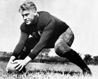 1933년 미시간대 축구 선수 시절의 포드
