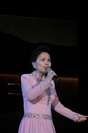 이미자가 부른 〈동백아가씨〉는 왜색으로 인한 금지곡의 대표로 꼽힌다.