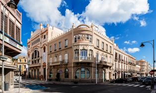 [[근대주의|모더니즘]] 건축물