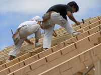 건축 중인 민가의 지붕. 처마 구조를 잘 알 수 있다.