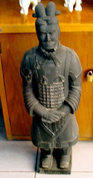 진시황릉 병마용 복제품 (높이 약 1m)