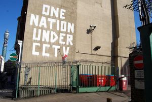 낙서와 영상 감시