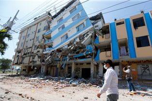 지진으로 인한 심각한 피해.