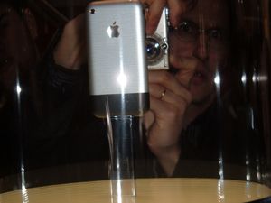 2007년 Macworld Expo에서 발표된 최초의 아이폰