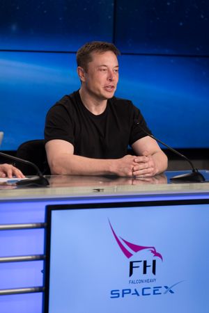 팰컨 헤비 발사를 성공적으로 마친 후 컨퍼런스에 참석한 일론 머스크