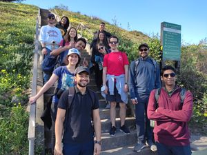 대학원생 프로그래밍 위원회(GSPB)가 주최한 도시 하이킹에 참가한 학생들