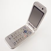 후지쓰가 생산한 NTT 도코모 F-10A 휴대전화