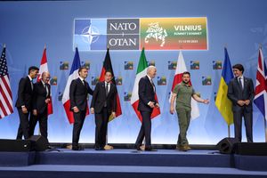 2023년 7월 12일 빌뉴스에서 열린 NATO 정상회담에서 마크롱