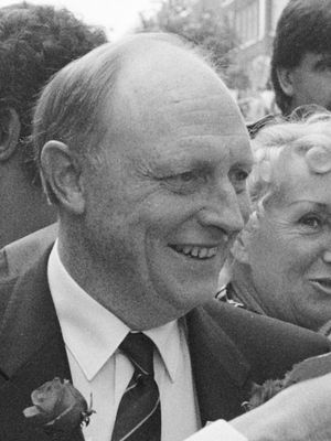 닐 키녹(Neil Kinnock), 야당 대표 (1983–1992)