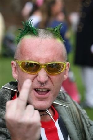 "뻐꾸리 손가락" 제스처