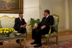 리언 파네타 미국 국방부 장관과 회담하는 무르시