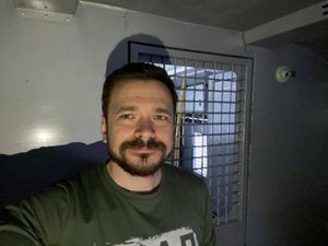 러시아 야당 정치인인 일리아 야신(Ilya Yashin)은 2022년 러시아의 전쟁 검열법에 따라 반전 발언으로 8년 반의 징역형을 선고받았다.