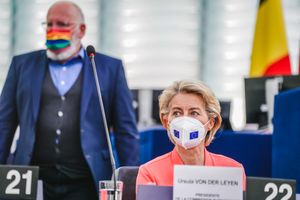 2021년 폰 데어 라이엔과 프란스 팀머만스(Frans Timmermans)