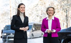 핀란드의 산나 마린(총리)와 헬싱키에서 회담 (2022년 2월 3일)