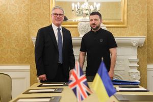 볼로디미르 젤렌스키 대통령과 영국 총리 관저에서의 사진 촬영(2024년 7월 10일)
