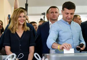 2019년 선거에서 투표하는 볼로디미르 젤렌스키