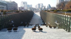 대한민국 최초의 사회복지사 양성 과정(사회복지학과)을 설치한 학교로 알려진 이화여자대학교 캠퍼스