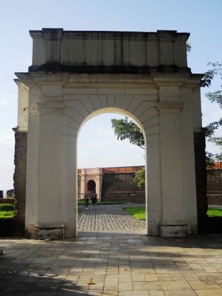 [[프레세피우 요새]]