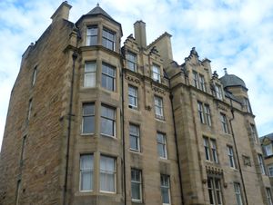 에든버러(Edinburgh), 스코틀랜드(Scotland)의 다세대주택(Tenement)(1893)