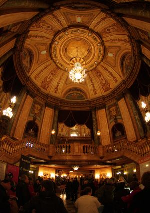 마켓 스트리트에 있는 뉴사우스웨일스 주립 극장은 1929년에 개업했다.