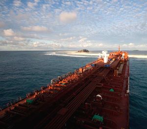 2010년 클리퍼턴 섬에 좌초된 화물선 Sichem Osprey