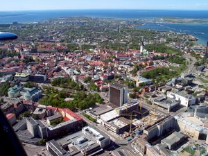 수도 탈린의 구시가지와 항구 전경