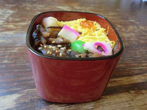 가고시마현의 대표적인 향토요리인 사케즈시.