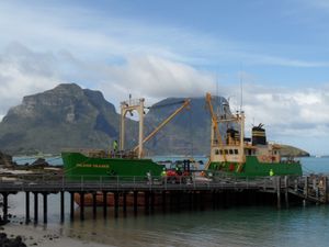 포트맥쿼리에서 격주로 물품을 실어 나르는 아일랜드 트레이더호