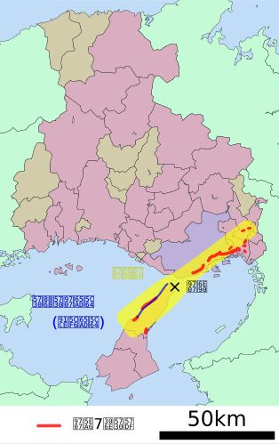 효고현 남부 지진의 진원지(노랑)과 지표 단층(파랑), 진도7로 책정된 지역(빨강)의 모습.