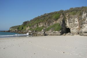 케이브 비치와 주변 절벽, 부데리 국립공원