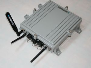 OSBRiDGE 3GN – 802.11n 액세스 포인트와 UMTS/GSM 게이트웨이가 하나의 장치로 통합되어 있다.