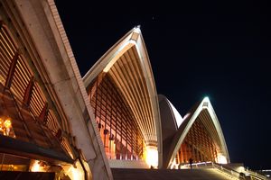 남쪽에서 본 야경의 오페라 하우스 쉘