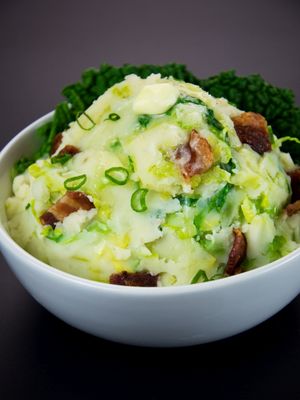 콜카논은 아일랜드 특산품 감자(Irish potato)와 케일로 만드는 요리이다.
