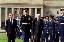 미국의 국방부 장관 윌리엄 코헨과 함께(2000년 3월)