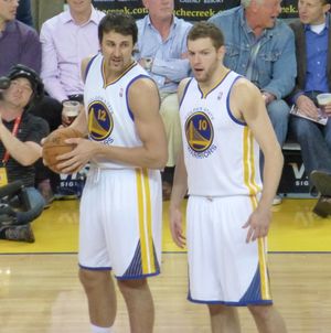 보구트와 2013년 골든스테이트 워리어스 동료 데이비드 리