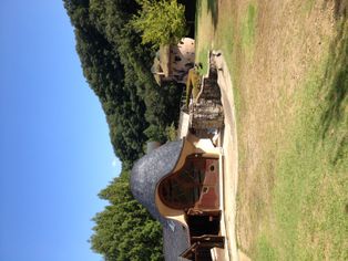 어린이 극장 (왼쪽 앞)과 무민 저택 (오른쪽 위)