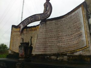 빈호아 학살 현장에 세워진 한국군 증오비