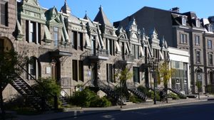 몬트리올 시내 셔브룩 거리의 테라스 하우스