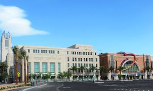 스미스 센터(Smith Center for the Performing Arts) & 디스커버리 박물관(DISCOVERY Children's Museum)