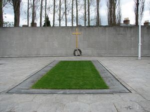 아버 힐 교도소의 옛 감옥 마당에 있는 봉기 지도자들의 매장지