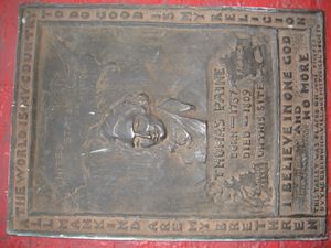 토마스 페인이 사망한 장소(그리니치 빌리지 그로브 스트리트)에 있는 명판