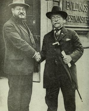 샘유얼 곰퍼스(오른쪽)와 알베르 토마, 1918년