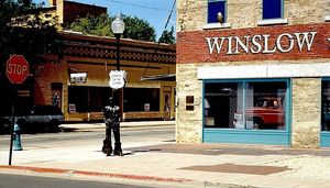 애리조나주윈슬로에 있는 테이크 잇 이지 동상