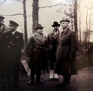 1939년 11월 12일, 뷔이유맹 장군과 부르레 장군과 함께한 달라디에