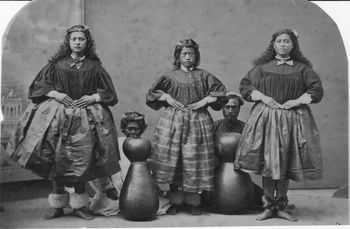 훌라 댄서들, 1885년경