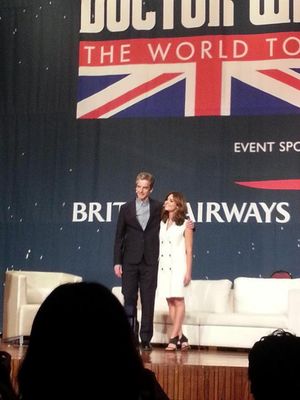 내한 행사의 피터 카팔디와 제나 콜먼