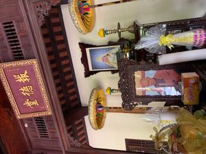 2022년 서거한 틱낫한의 위패, 후에의 투 히우 사원