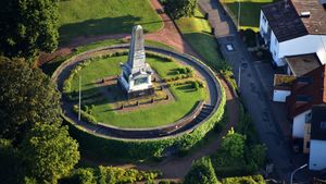 바이센투름의 호슈 장군 기념비