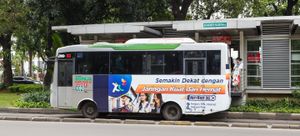 코파자 버스 광고에 사용된 인도네시아어